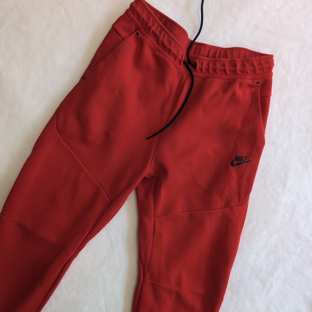 Nike Tech Fleece Joggers Mens Size Medium Red CU4495-657 Slim Fit Sweatpants